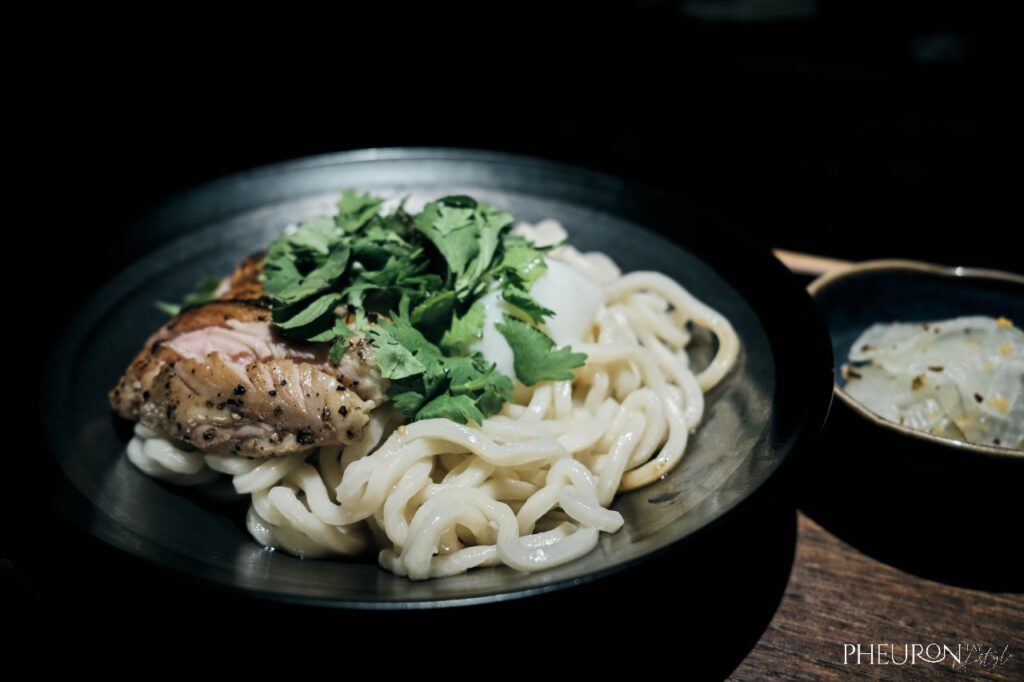 Tei by O_bond Tea Oil Pepper Seed Chicken Breast Noodle