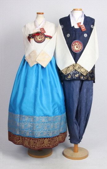 hanbok rental for couples 